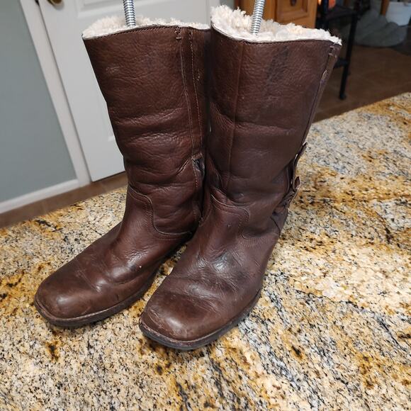 UGG Australia Bellevue Women Brown Leather Sheepskin Lined Boots 5745 Size US 9 - Picture 1 of 11